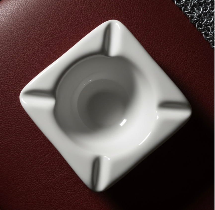 THE PORCELAIN DICE – ARTISANAL ASHTRAY